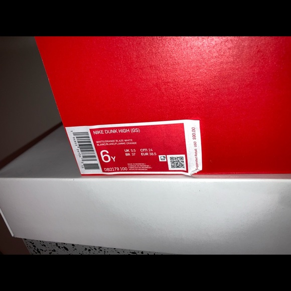 Dunks - Picture 2 of 7